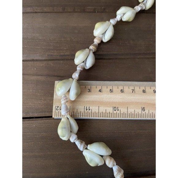 Vintage Shell Lei - Necklace - Rare LARGE Shells - 34” - Picture 2 of 9